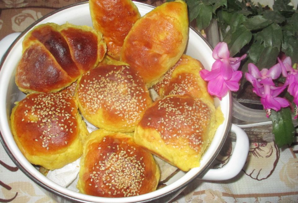 Тыквенная магия: как приготовить ароматные булочки, пирожки и рогалики