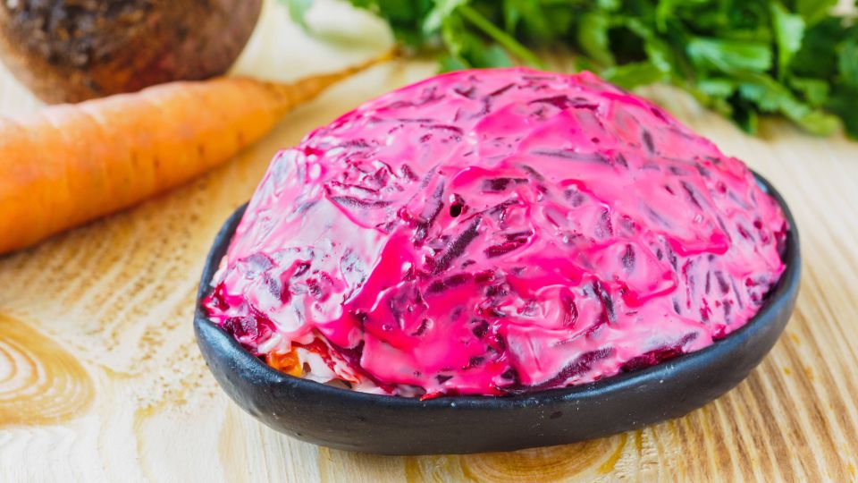 Похожа только внешне: почему немецкая селедка под шубой не по вкусу россиянам