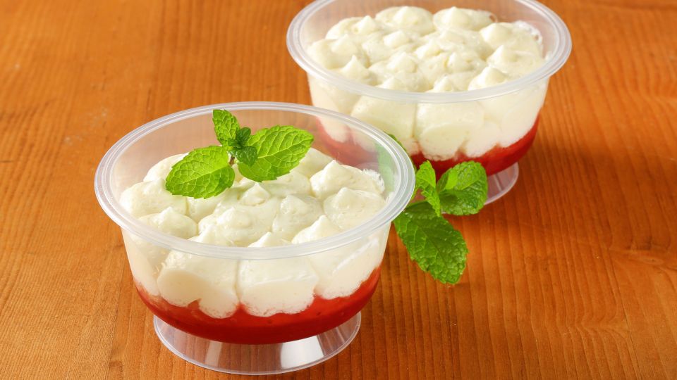 Пальчики оближешь! Кондитер раскрыла простой рецепт творожно-ягодного десерта