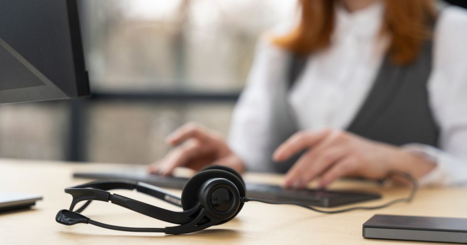 Кризис связи: телефоны аварийных служб исчезли из личных кабинетов управляющих компаний