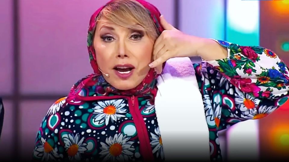 Елена Воробей пародирует Ларису Долину в новогоднем выпуске "Аншлага" — смех или катарсис?