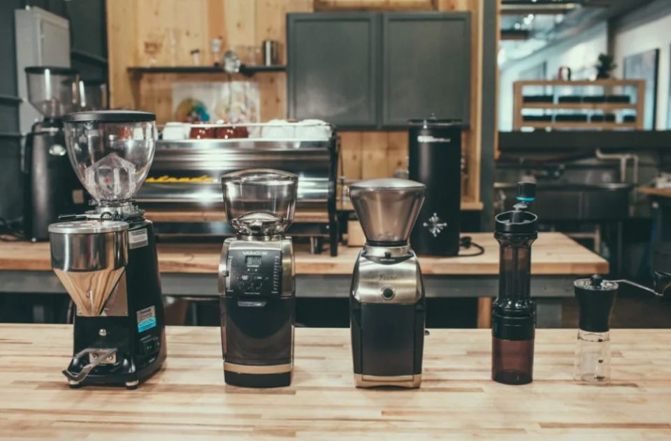 Как выбрать идеальную кофемолку: советы для настоящих ценителей