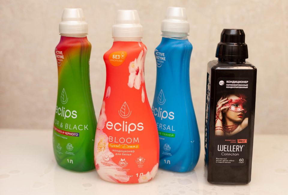 Неожиданные способы использовать кондиционер для белья: от уборки до снятия наклеек