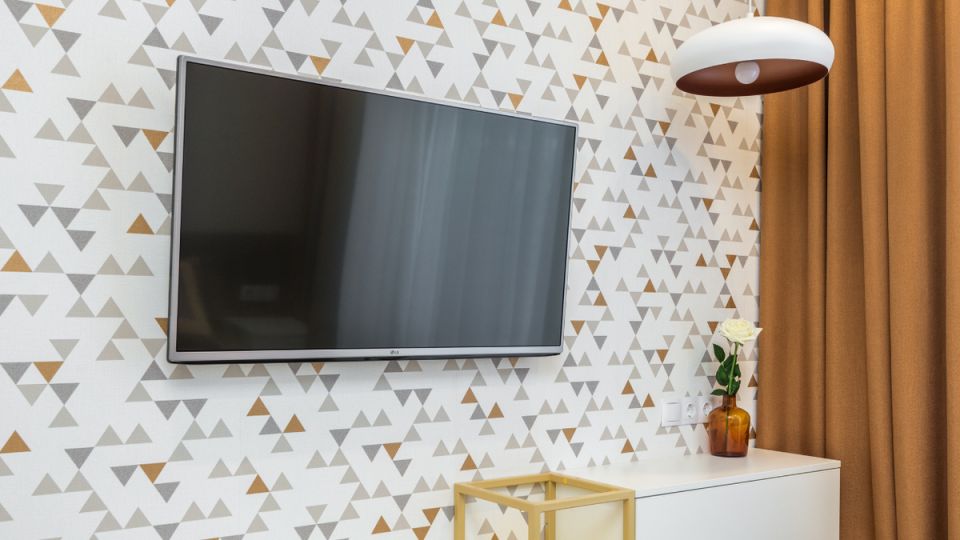 Как суд подтвердил право покупателя на внушительную компенсацию за бракованный телевизор