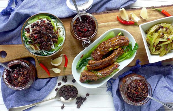 Базовый острый соус из чёрных ферментированных бобов: три варианта