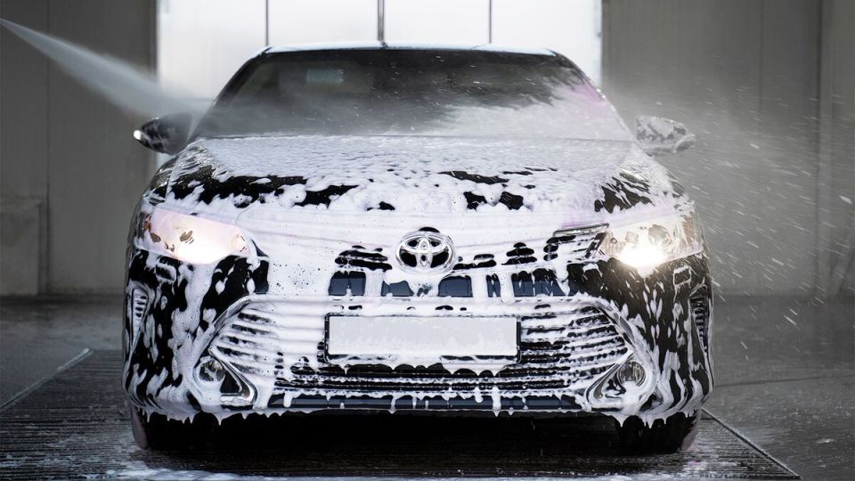 Можно ли очистить машину средством для мытья посуды и чем это грозит