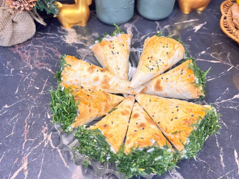 Хрустящие лавашевые трубочки с сырно-куриной начинкой на праздник