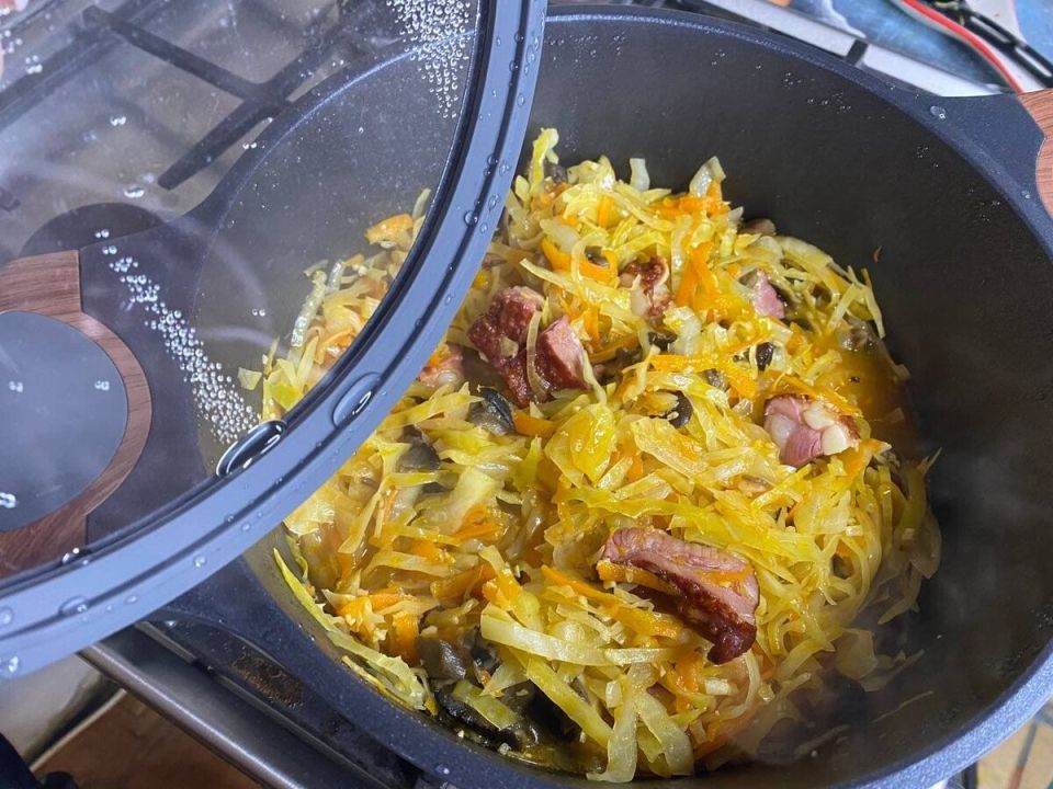 Что добавить в тушёную капусту, чтобы получить максимум вкуса