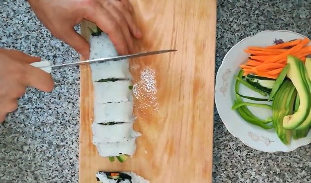 Японская кухня в мире овощного вкуса Ясай-ролл