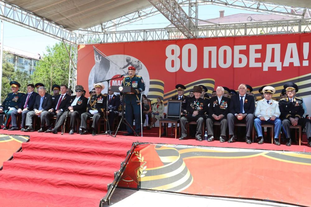           ,   80-      