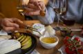 Невероятный соус для летних салатов: секреты приготовления