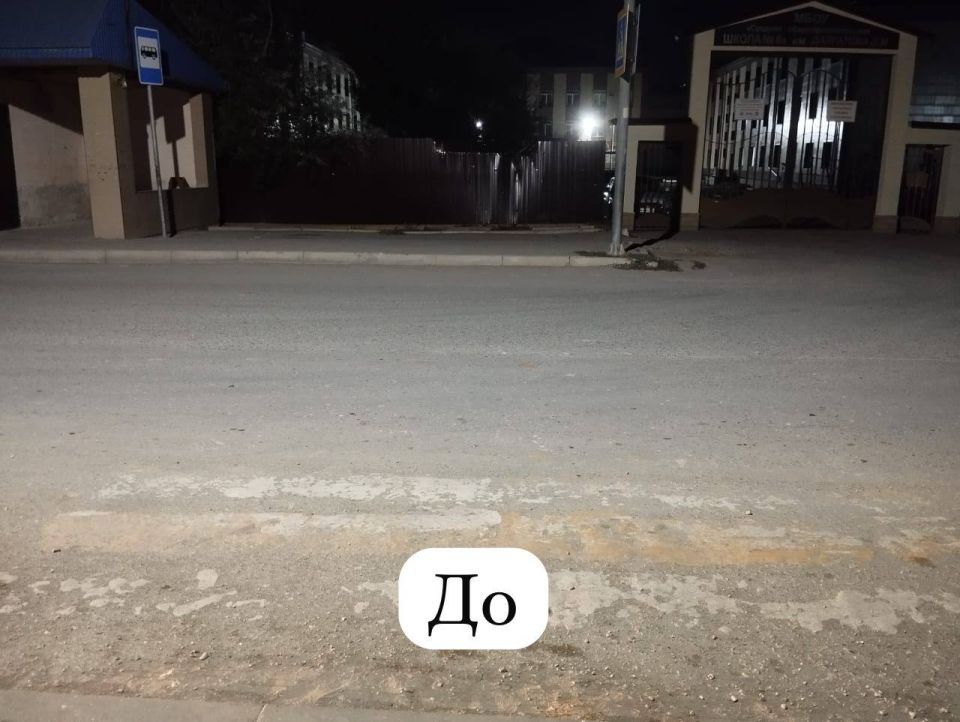   Ļ       ,              - 