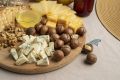Сырные шарики с виноградом: быстро и вкусно