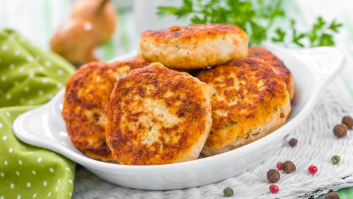 Рыбные котлеты будут пышными, как пуховая подушка: добавьте в них вот что