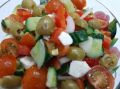 Щепотка какого ингредиента сделает вкус салата особенным: многие не знают об этом