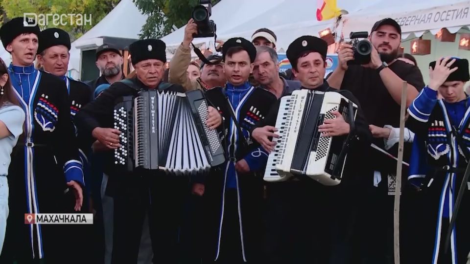   !.          