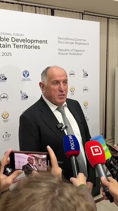 Дагестан - центр притяжения экспертов по горным территориям: от спорта до экономики и права - Председатель Правительства Дагестана Абдулмуслим Абдулмуслимов