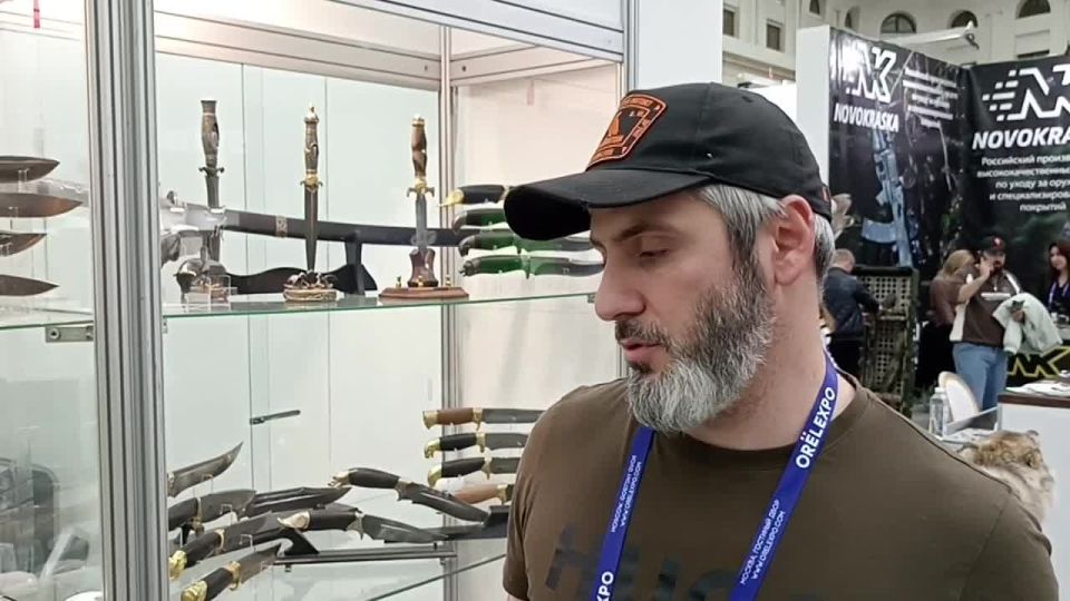 На Московской международной выставке оружия и товаров для охоты ORЁLEXPO Дагестан представлен производственным предприятием "Кизляр", специализирующимся на изготовлении холодного оружия