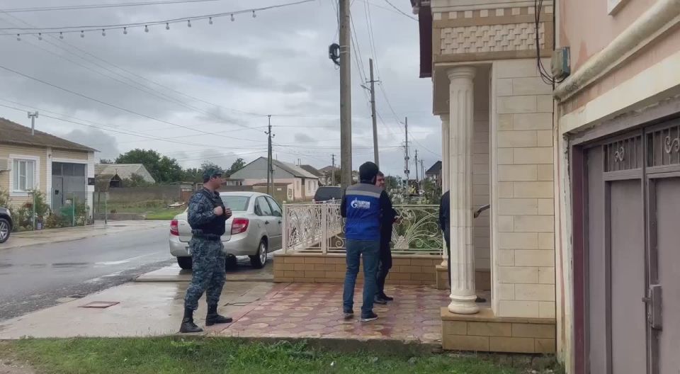 Судебные приставы Кумторкалинского района Дагестана провели рейд в селе Коркмаскала по злостным неплательщикам за газ, общая задолженность которых превышает 3,5 миллиона рублей