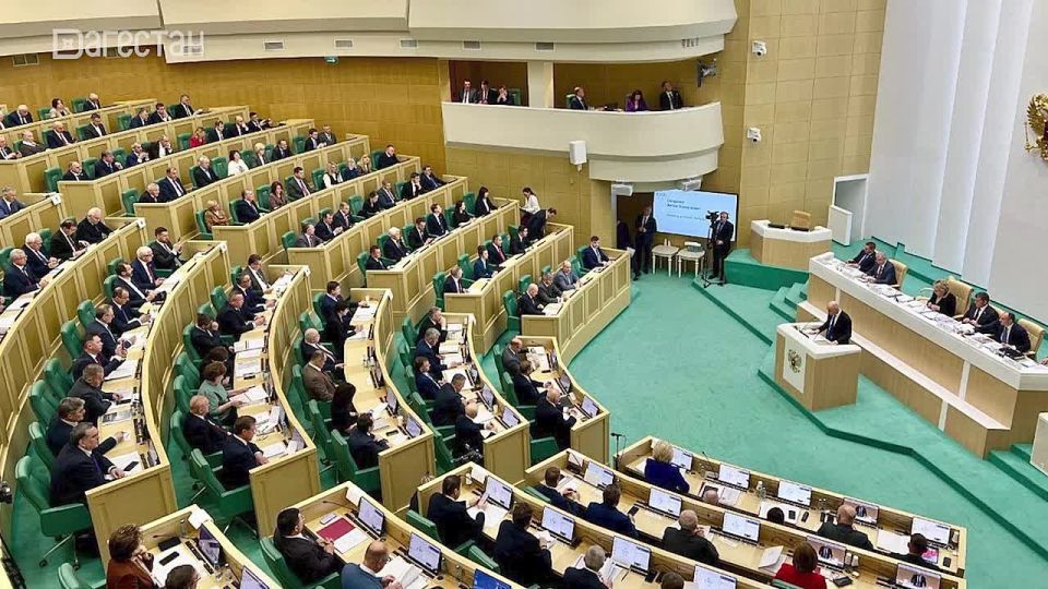 Глава Дагестана Сергей Меликов и спикер парламента Заур Аскендеров приняли участие в парламентских слушаниях в Совете Федерации