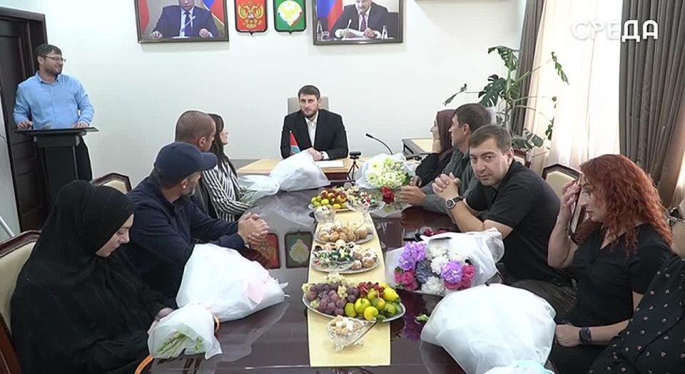 В Каспийске восемь молодых семей получили ключи от нового жилья