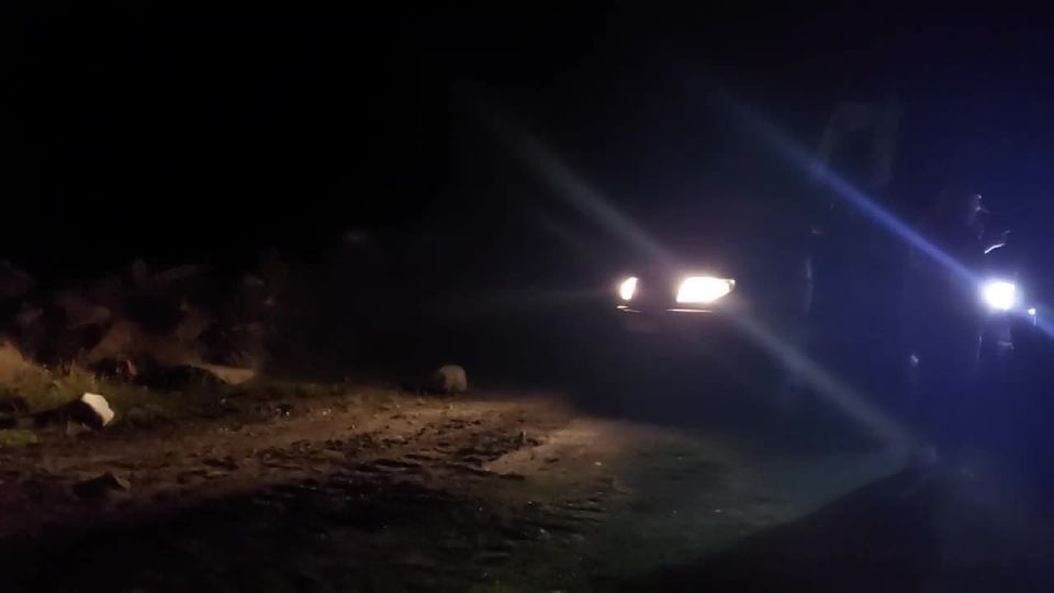 В дополнение к ранее опубликованной информации сообщаем, что в Чародинском районе, на участке км 8 автомобильной дороги «Цуриб - Арчиб», где 6 октября произошёл оползень верхового откоса и прилегающего к дороге склона...