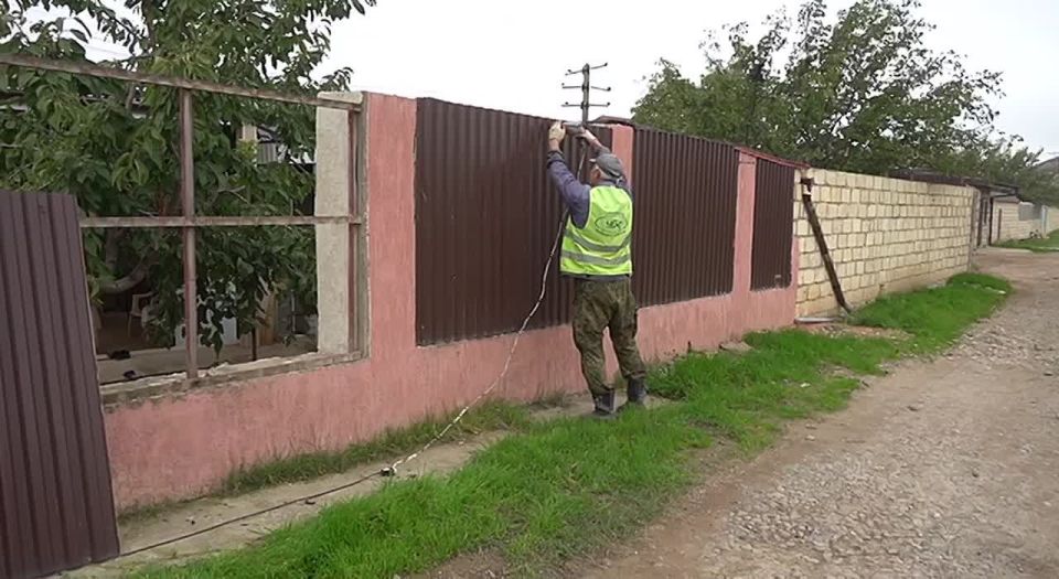 Продолжается снос незаконных построек, препятствующих водоотведению на улице Графа Воронцова