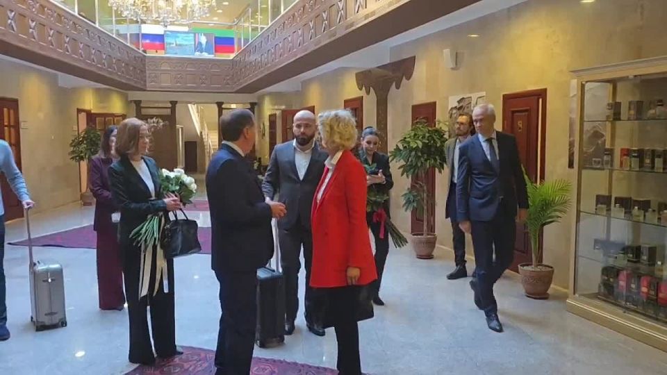 В аэропорту "Уйташ" прошла встреча делегации Государственной Думы