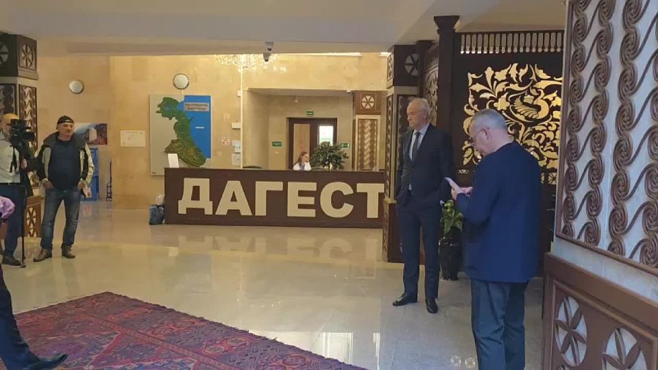 В Международном аэропорту Махачкалы через несколько минут состоится встреча делегации Государственной Думы РФ, которую возглавляет Заместитель Председателя ГД Виктория Абрамченко