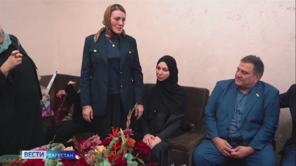 Урок благодарности. Сайгидпаша Умаханов устроил праздник для учителей