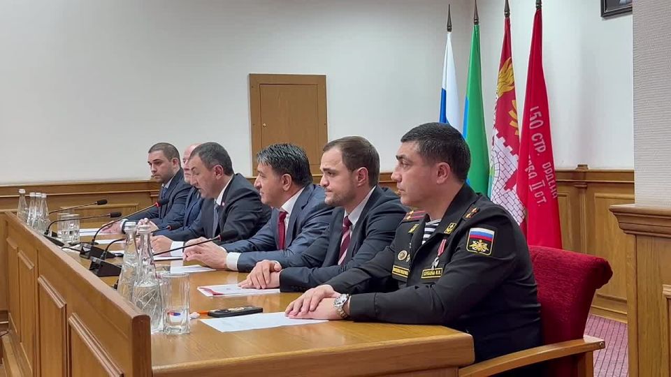 Заседание открыл председатель Собрания депутатов города Махачкалы Хиби Алиев
