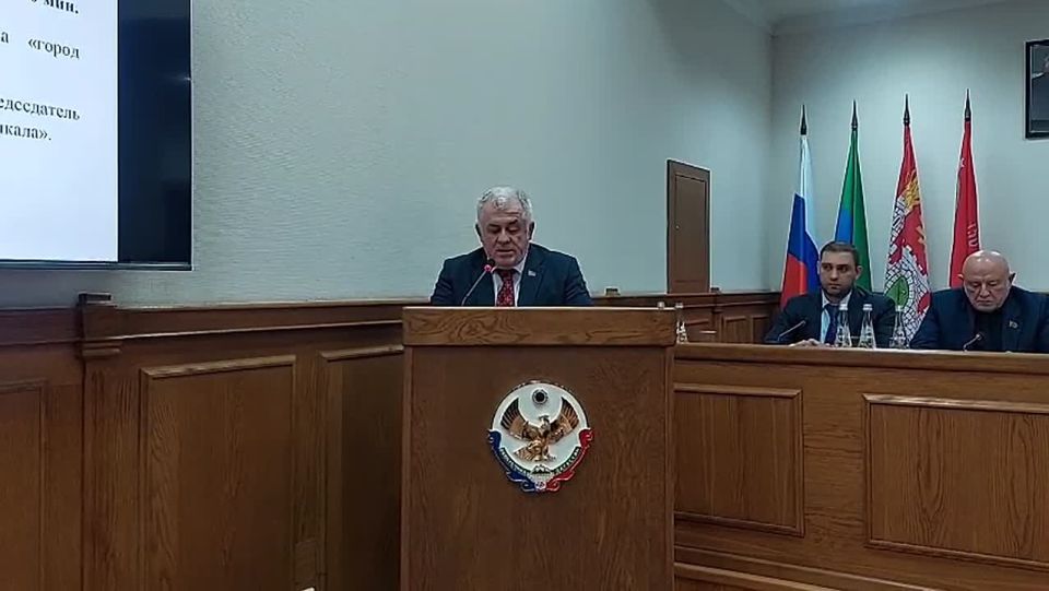 Мурат Пайзулаев, один из кандидатов на должность мэра Махачкалы, объявил о своем решении не продолжать участие в выборах и призвал поддержать Джамбулата Салавова