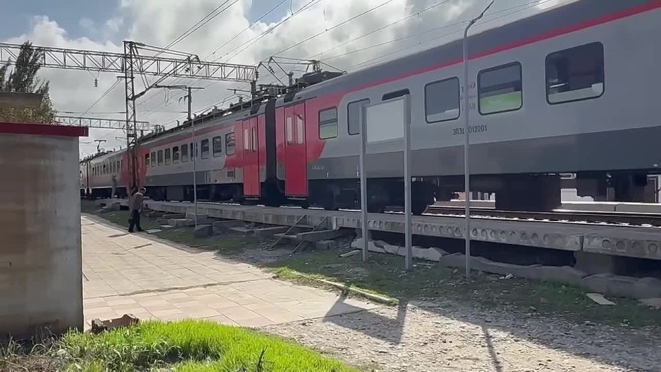 В Махачкале продолжается работа над освобождением территории, предназначенной для установки остановочных комплексов для пассажиров РЖД вдоль улицы Железнодорожная о.п. 2290