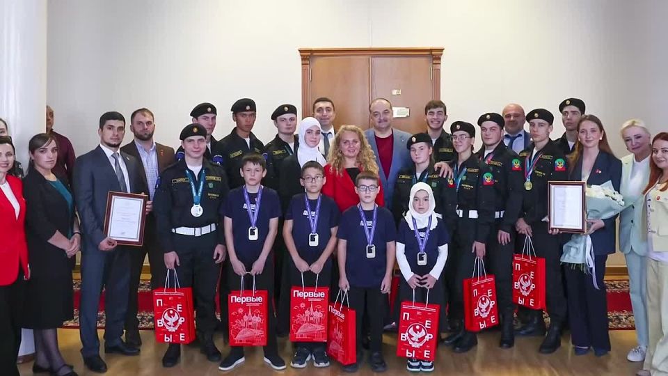 Корголи Корголиев: Сегодня Глава Республики Дагестан Сергей Алимович Меликов наградил победителей и призёров всероссийских проектов «Зарница 2.0» и «Вызов Первых»