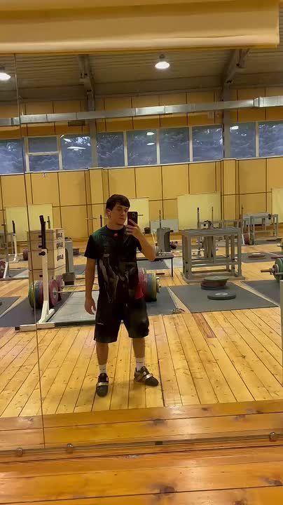 Пятикратный чемпион Первенства России Ислам Абакаров отправился в расположение сборной страны, которая в эти дни готовится к предстоящему Первенству Европы