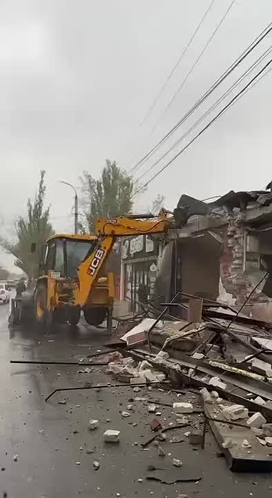 В Махачкале на проспекте Имама Шамиля демонтировали незаконную капитальную постройку