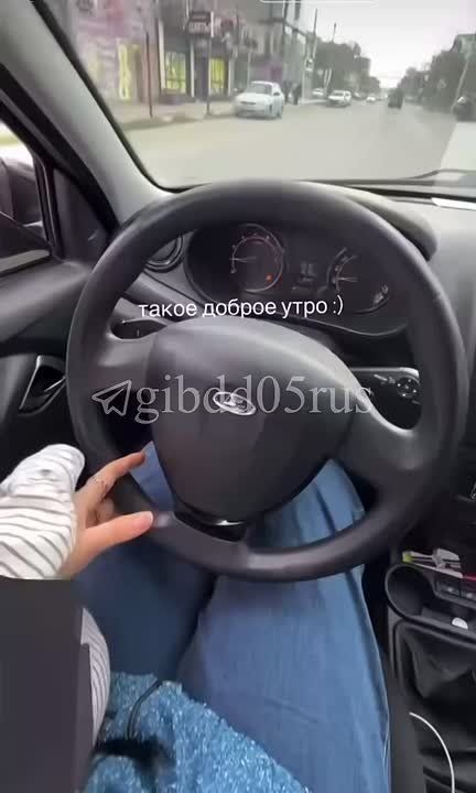 Сотрудники Управления Госавтоинспекции в ходе мониторинга сети Интернет выявили видео, на котором ребенок перевозился в автомобиле с нарушением правил безопасности