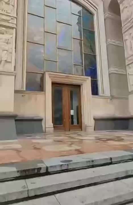 Марина Ахмедова: Женщина прогуливалась по ВДНХ и встретила пару на намазе