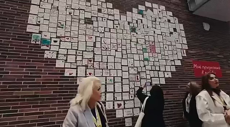 Современный директор школы - это лидер-предприниматель, стратег и вдохновитель, который управляет сложной экосистемой