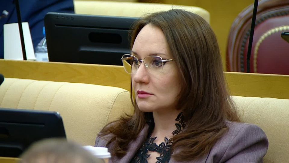 Председатель Государственной Думы Вячеслав Володин в ходе пленарного заседания в Госдуме предложил проработать вопрос увеличения штрафов за нарушения для теплоснабжающих организаций