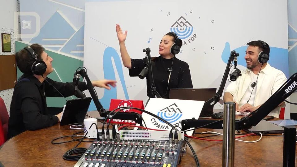 В гостях программы «Музыкальный час-пик» на радио «Страна гор» 96,7 FM - Айшат Айсаева и Даниэль Гарунов