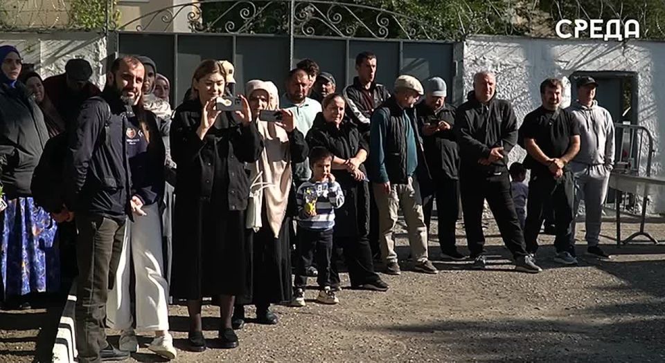 Каспийск торжественно проводил новобранцев на службу в армию