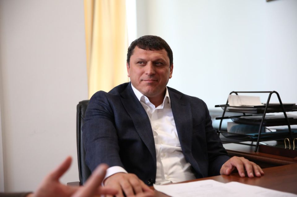 Заместитель министра спорта РД Будун Будунов провел встречу с директором Дворца спорта Дагестанского государственного университета, главным тренером волейбольной команды ДГУ Магомедом Магомедовым и тренером мужской и женской...