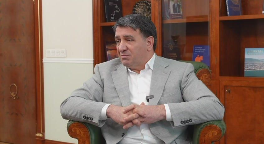 Мэр Махачкалы Джамбулат Салавов рассказал о ходе ремонта проспекта Шамиля