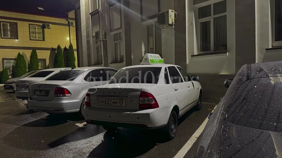 В Управление Госавтоинспекции МВД по Республике Дагестан поступило обращение от гражданина, в котором он сообщил, что на его имя регулярно приходят постановления о привлечении к административной ответственности за нарушения...