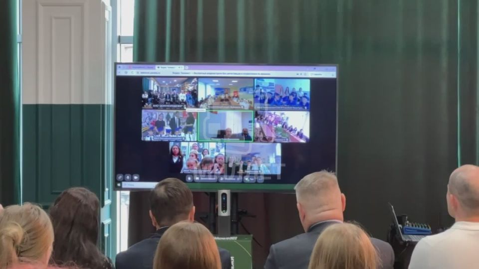 В Симферополе состоялся телемост, посвящённый 105-летию со дня рождения дважды Героя Советского Союза, лётчика-испытателя Амет-Хана Султана