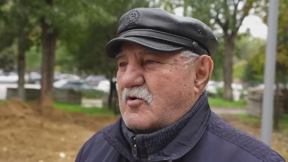 Благоустройство нового сквера на проспекте И. Шамиля близится к завершению