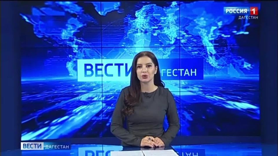 В "Доме Петра Первого" в Дербенте открылась выставка известного дагестанского художника Магомеда Дибирова