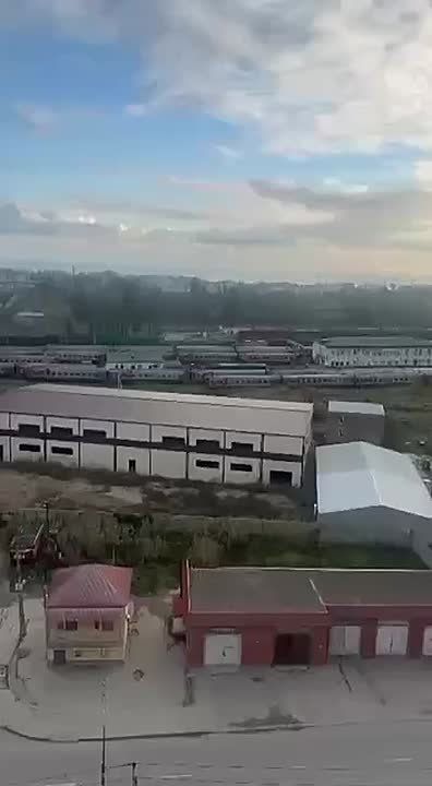 В первой Махачкале, в районе Дагнефтепродукт, слышна интенсивная пулеметная и автоматная стрельба