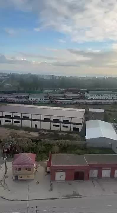 Интенсивная пулеметная и автоматная стрельба слышны в районе предприятия Дагнефтепродукт